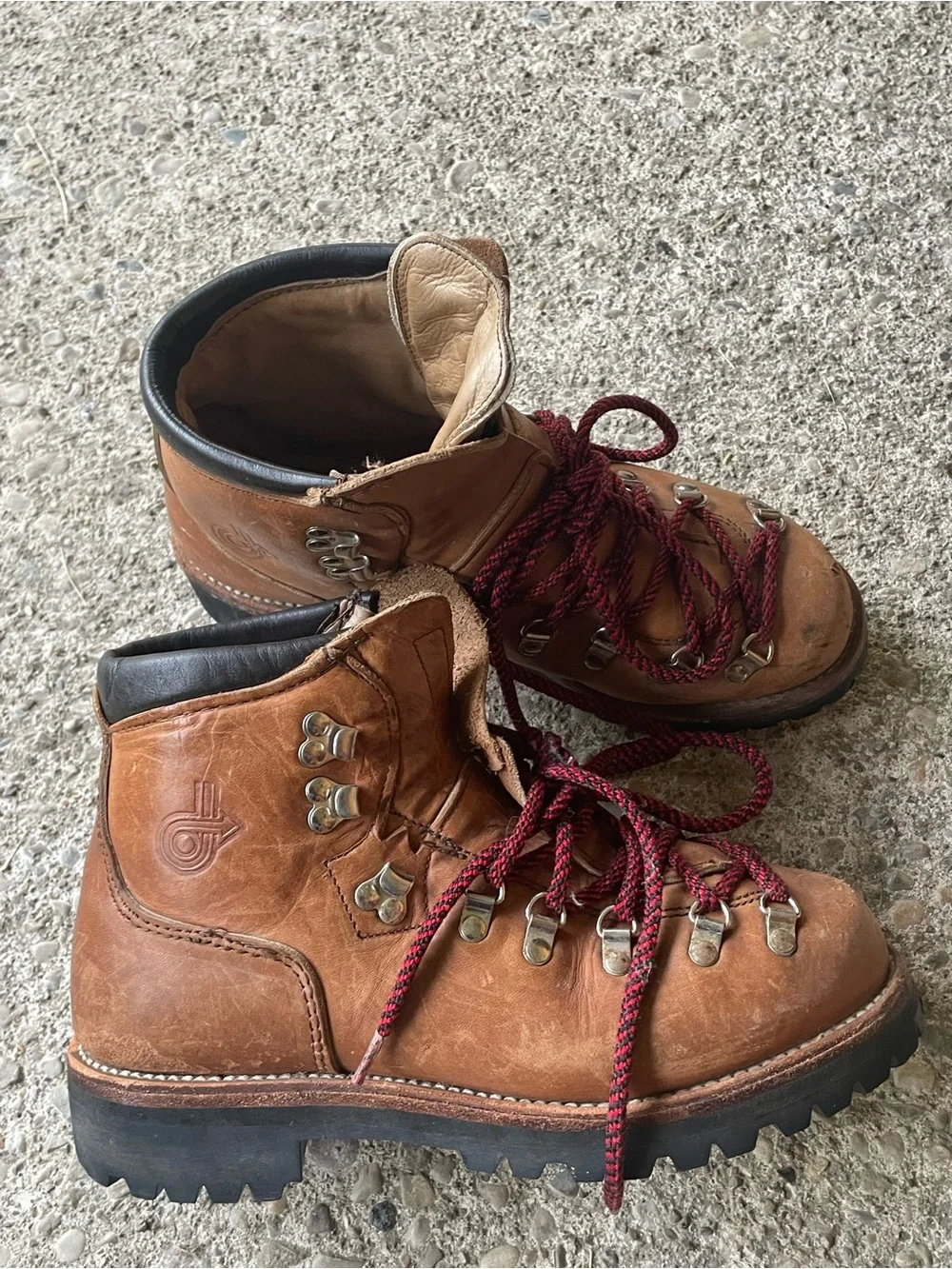 Vintage Mens DEXTER Hiking Mountaineering Boots Tan Leather Size 8M Vibram Sole